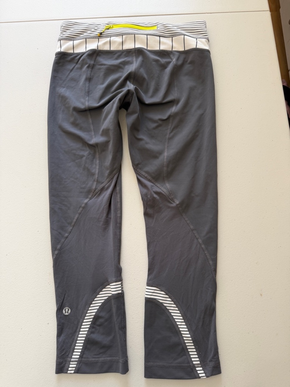 Lululemon Run: Inspire Crop II size 6 - Picture 4 of 12